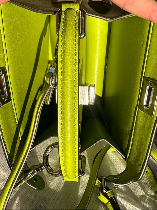 FENDI 2022 Petit Peekaboo ISeeU - Picture 6 of 10